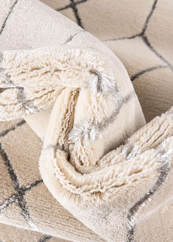 7' 10 x 10' Marilyn Monroe™ Glam Trellis Oval Rug