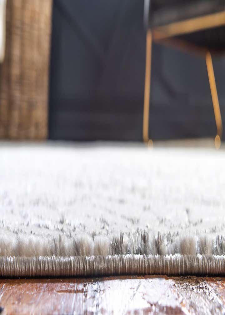 2' x 3' Marilyn Monroe™ Glam Dahlia Rug