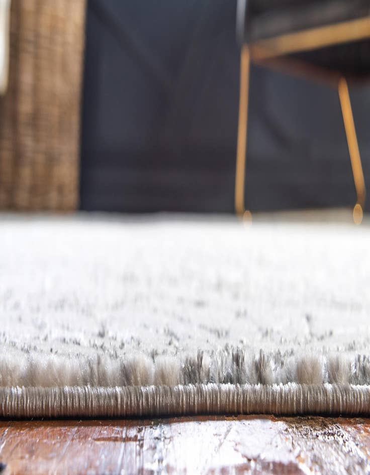 Detail image of 9' x 12' Marilyn Monroe™ Glam Dahlia Rug