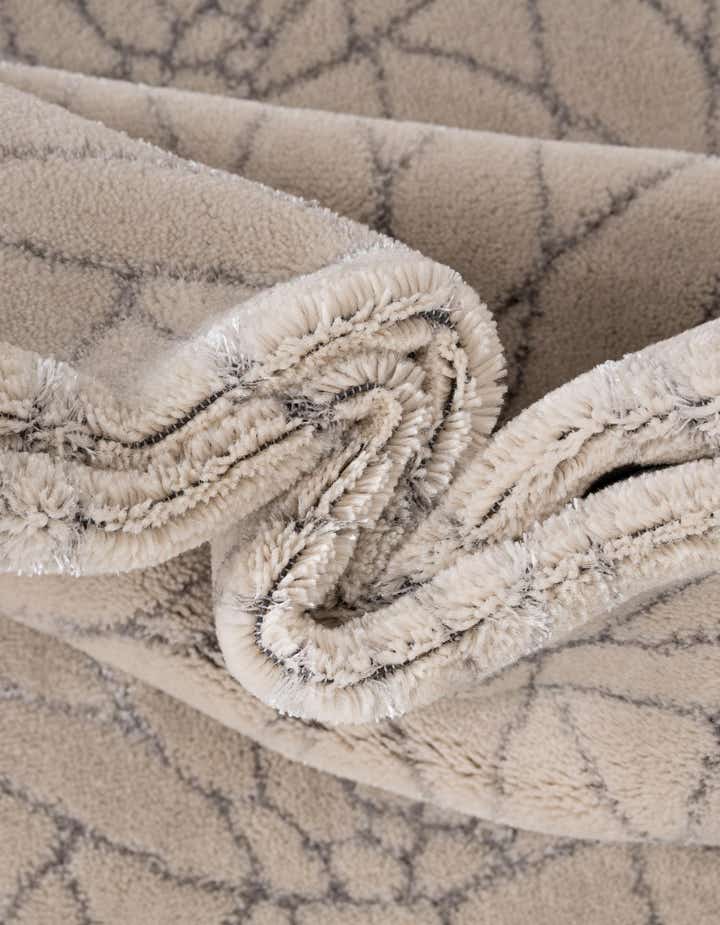 2' x 3' Marilyn Monroe™ Glam Dahlia Rug