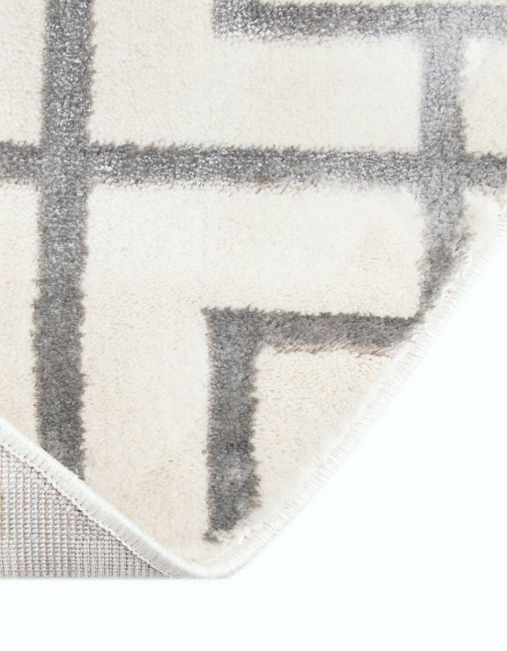 Detail image of 5' 3 x 5' 3  Marilyn Monroe&trade; Glam Deco Round Rug