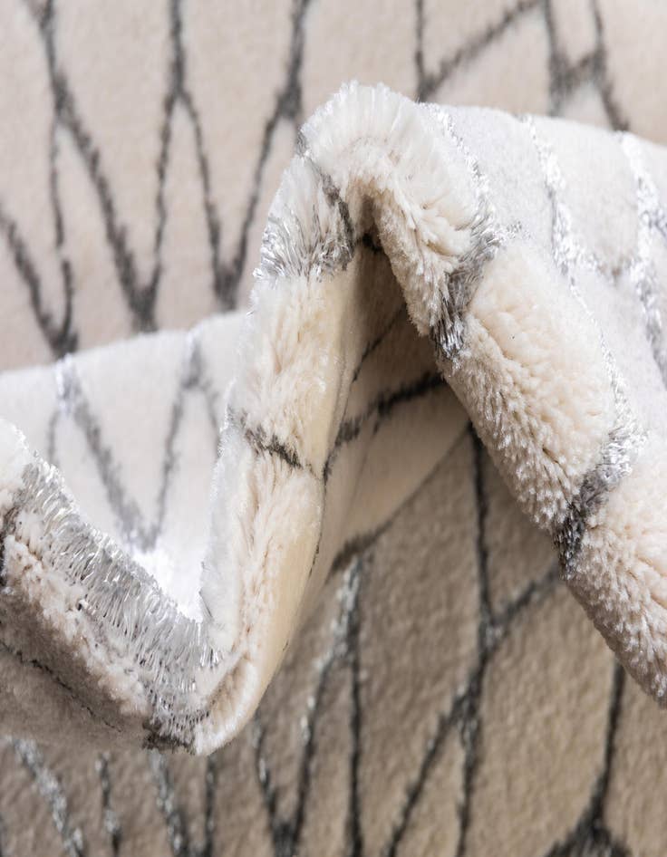 Detail image of 2' 7 x 12'  Marilyn Monroe&trade; Glam Dahlia Runner Rug