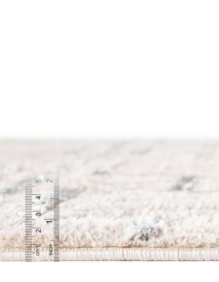 2' x 10' Marilyn Monroe™ Glam Deco Runner Rug