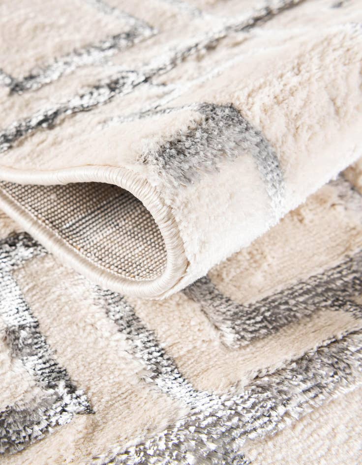 Detail image of 2' x 10' Marilyn Monroe™ Glam Deco Runner Rug