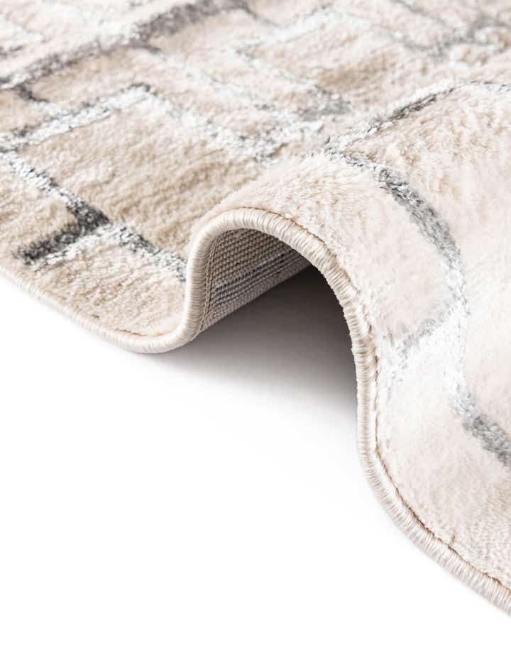 2' x 10' Marilyn Monroe™ Glam Deco Runner Rug