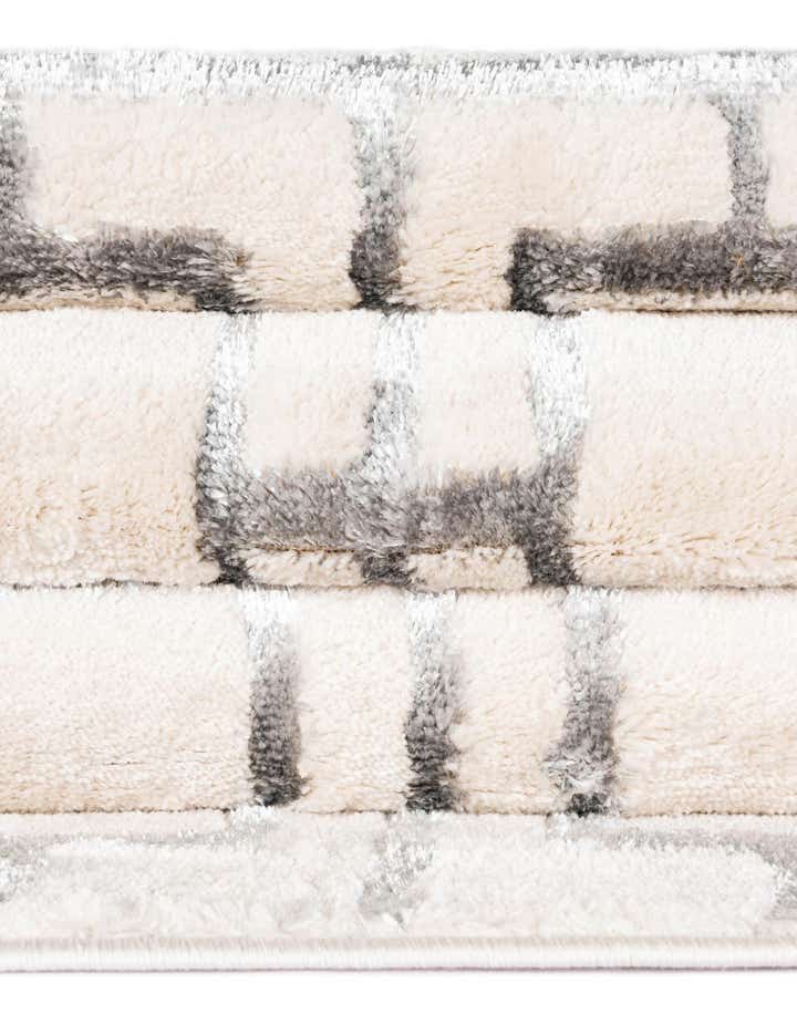 2' x 10' Marilyn Monroe™ Glam Deco Runner Rug