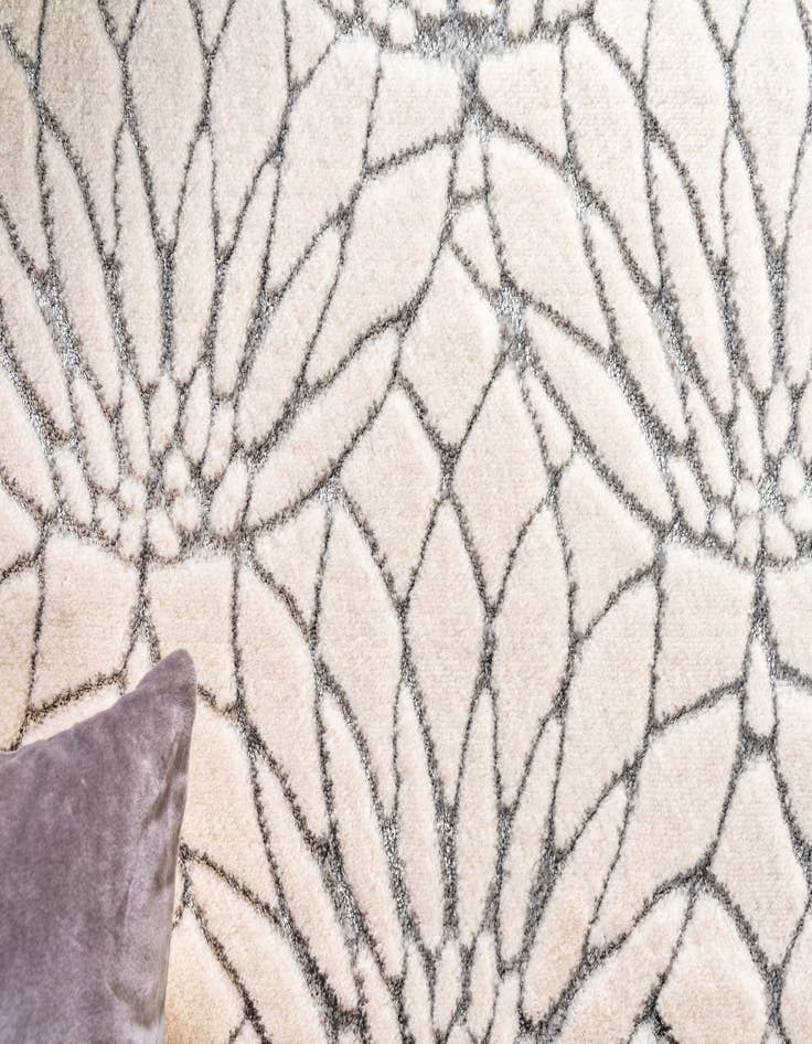 Detail image of 2' x 10' Marilyn Monroe™ Glam Dahlia Runner Rug