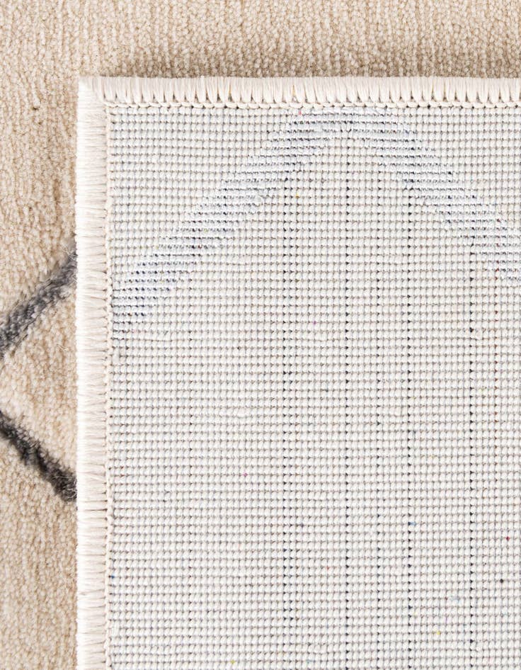 Detail image of 2' x 6'  Marilyn Monroe™ Glam Trellis Runner Rug