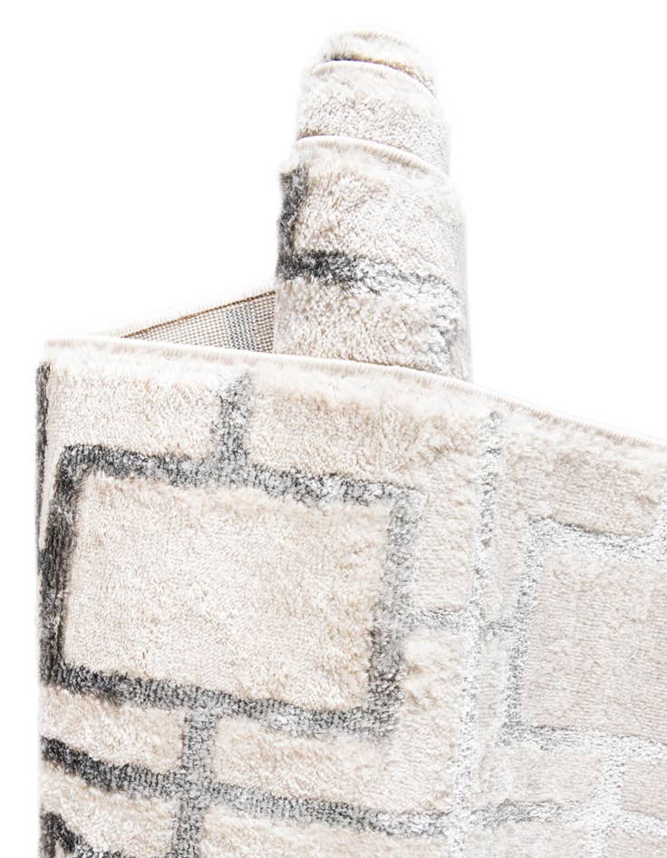 Detail image of 7' 10 x 7' 10  Marilyn Monroe&trade; Glam Deco Square Rug