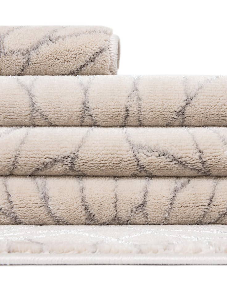 Detail image of 7' 10 x 7' 10  Marilyn Monroe&trade; Glam Dahlia Square Rug