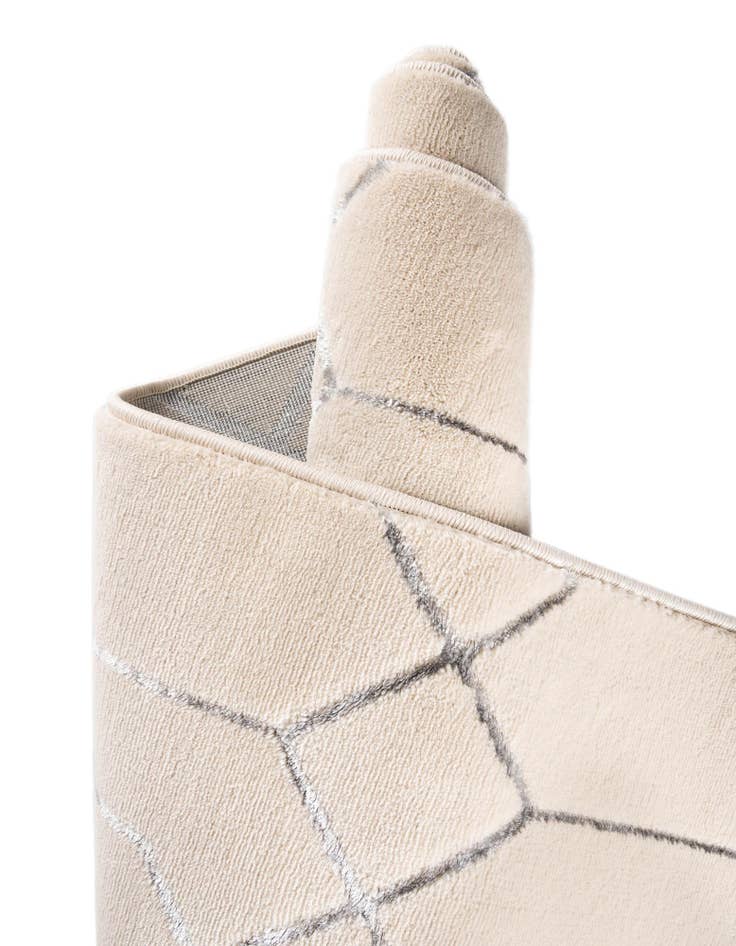 Detail image of 7' 10 x 7' 10  Marilyn Monroe&trade; Glam Trellis Square Rug