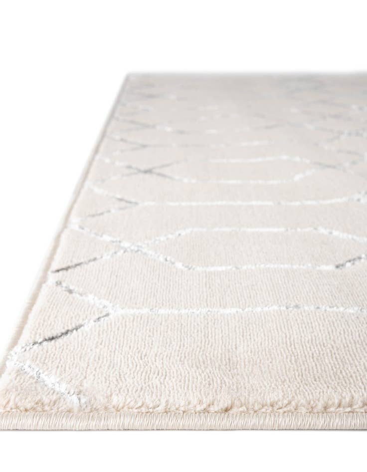 Detail image of 7' 10 x 7' 10 Marilyn Monroe™ Glam Trellis Square Rug