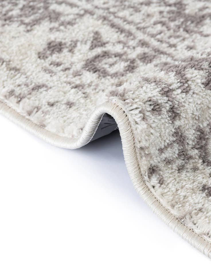 Detail image of 4' x 4' Arlington Square Rug