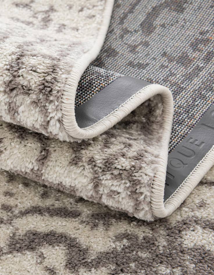 Detail image of 4' x 4' Arlington Square Rug