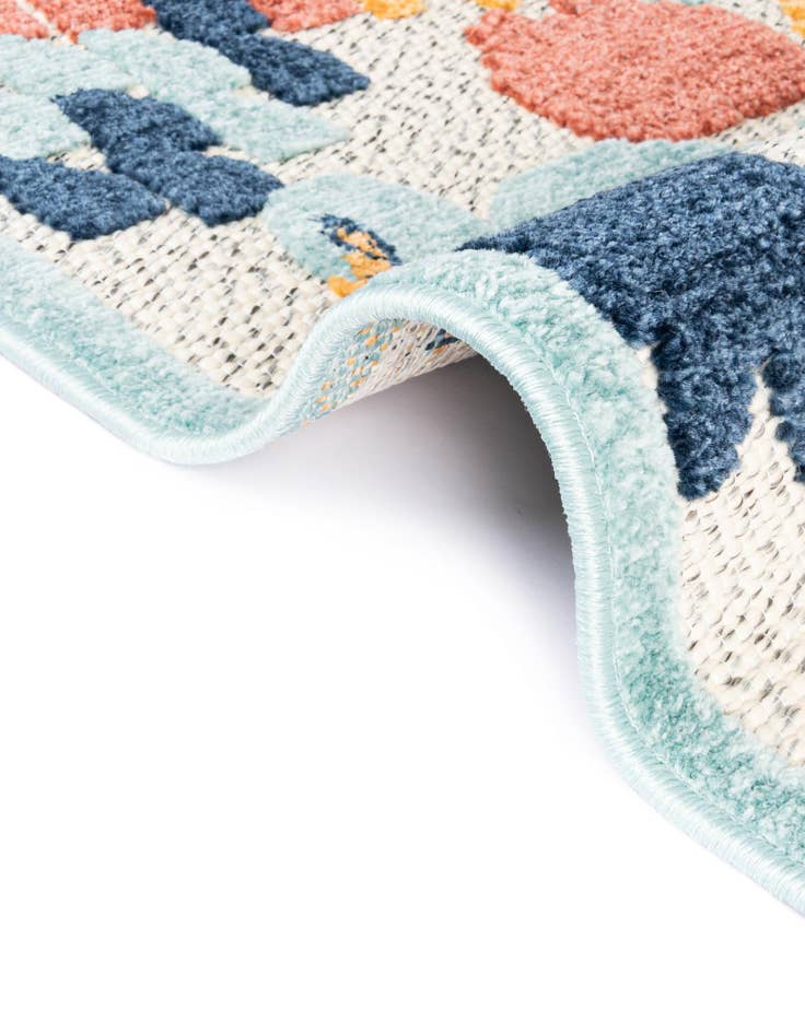 Detail image of 7' 10 x 7' 10 Easy-Clean Belize Indoor / Outdoor Square Rug