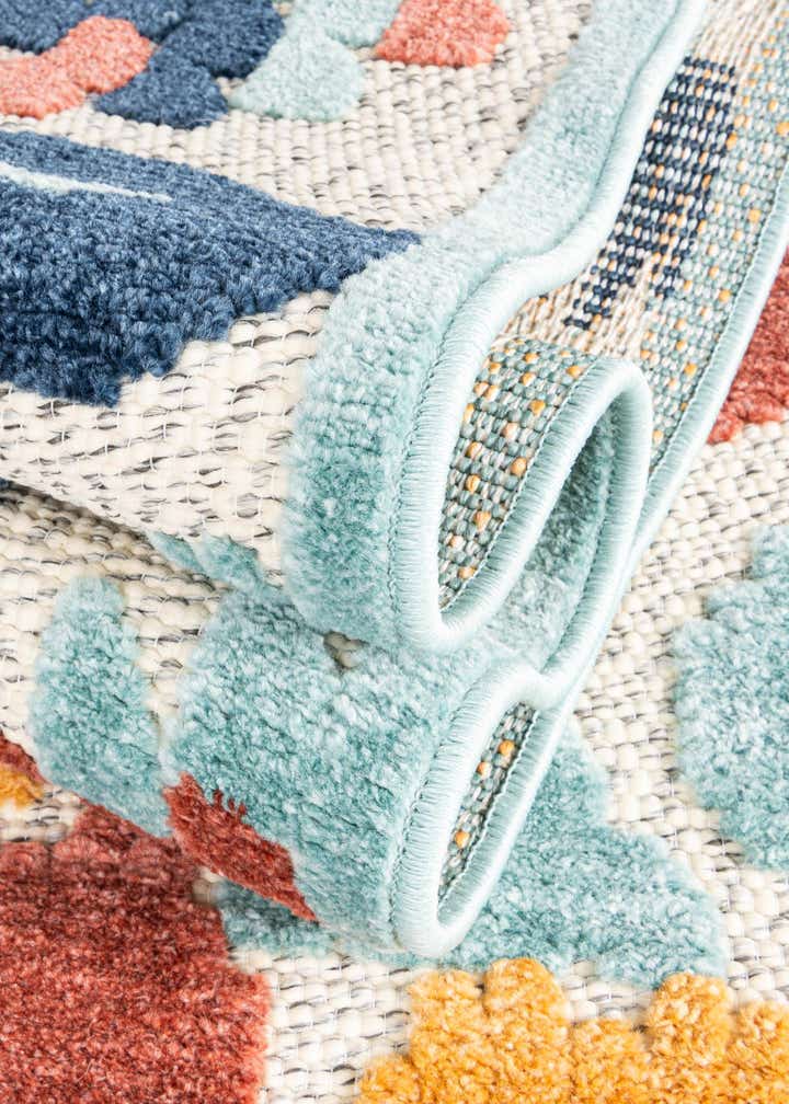 7' 10 x 7' 10 Easy-Clean Belize Indoor / Outdoor Square Rug