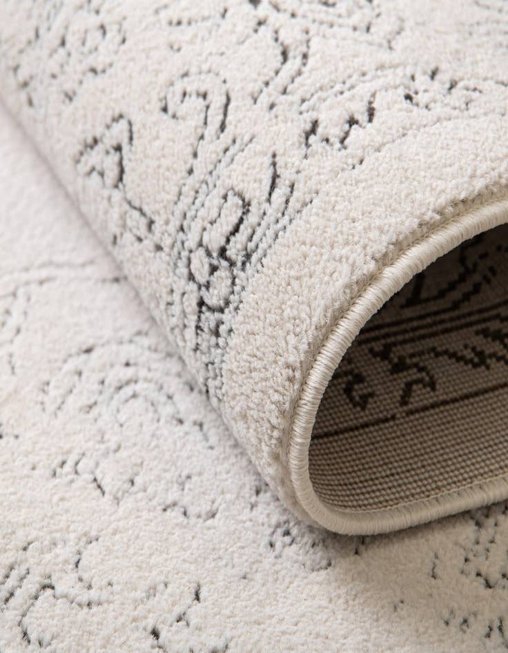 Detail image of 5' x 5' Isabella Square Rug