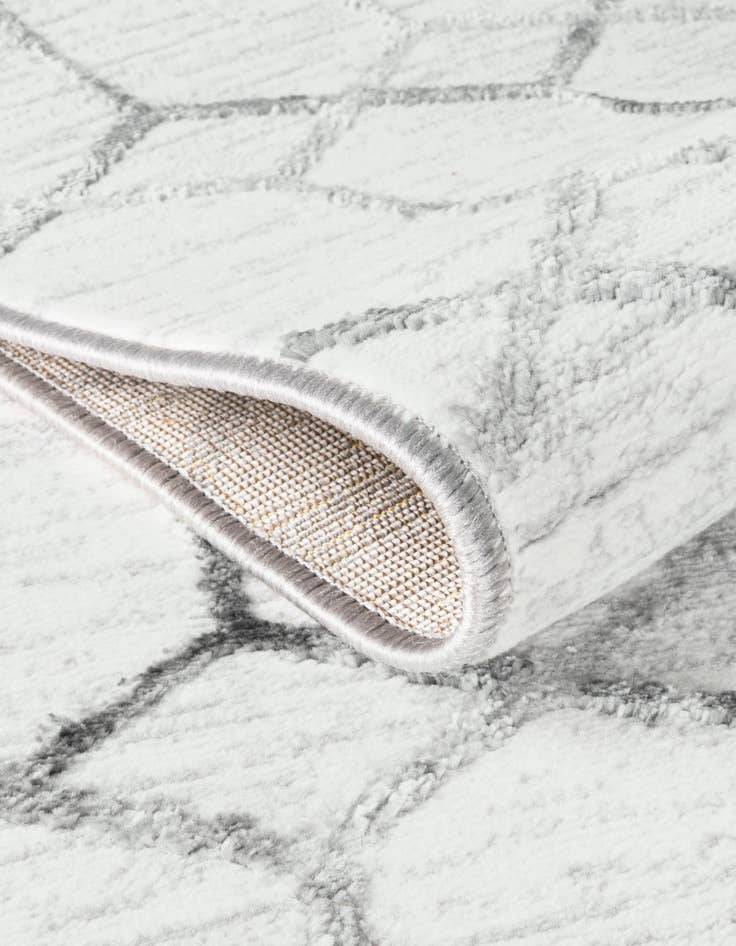 Detail image of 7' x 7' Lattice Trellis Square Rug