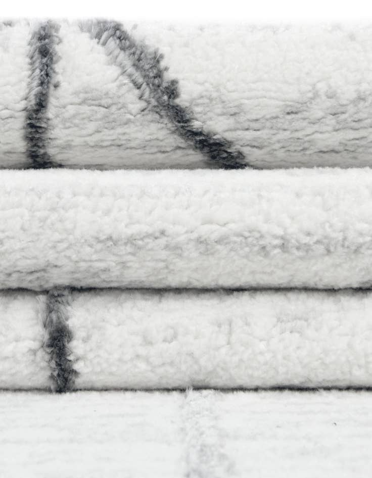 Detail image of 7' x 7' Lattice Trellis Square Rug