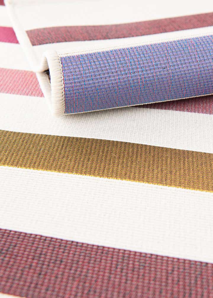 7' 10 x 7' 10 Easy-Clean Striped Indoor / Outdoor Square Rug