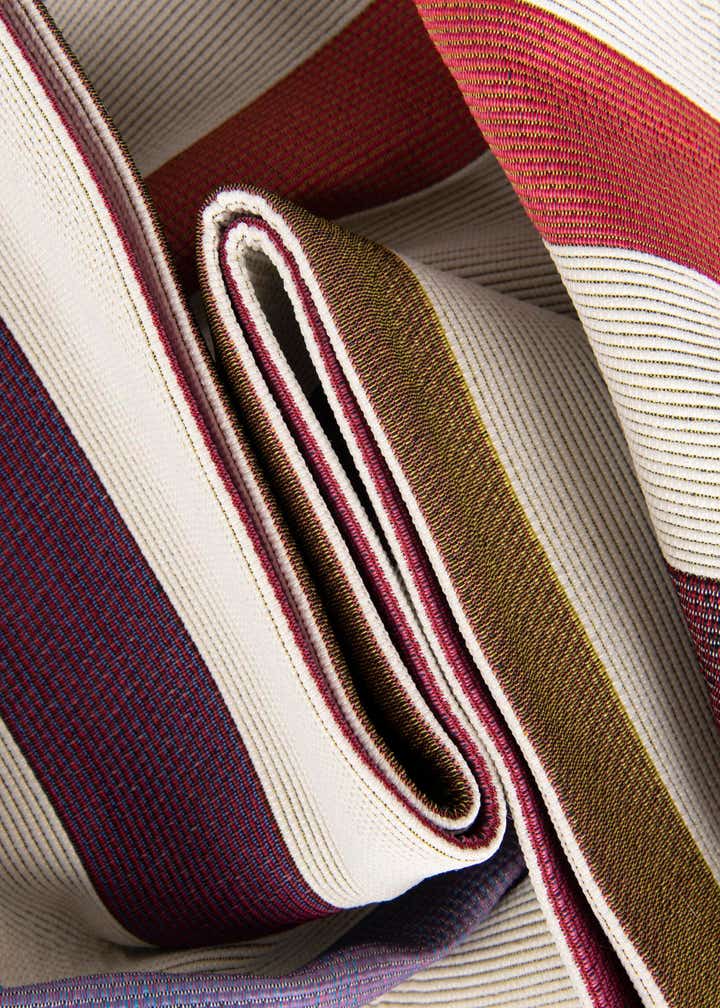 7' 10 x 7' 10 Easy-Clean Striped Indoor / Outdoor Square Rug