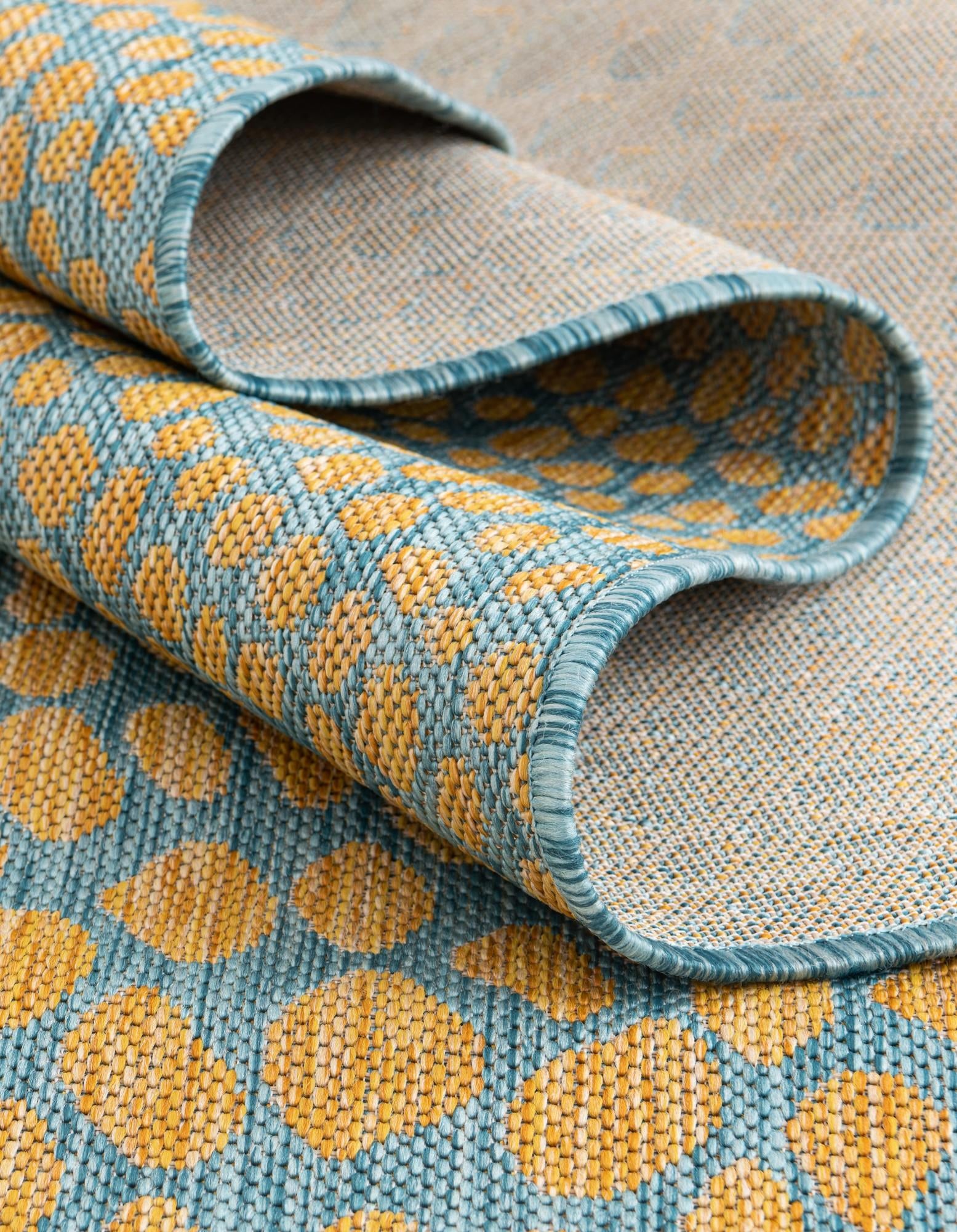 5' 3 x 8' Easy-Clean Jill Zarin Cape Town Indoor / Outdoor Oval Rug