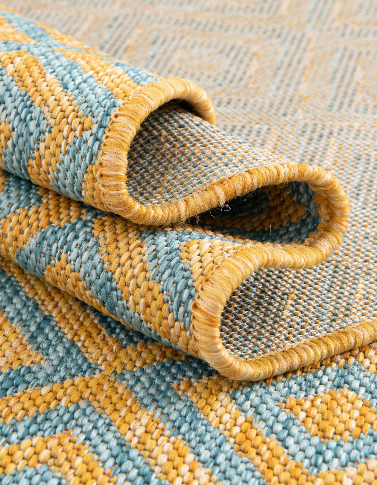 7' 10 x 10' Easy-Clean Jill Zarin Costa Rica Indoor / Outdoor Oval Rug