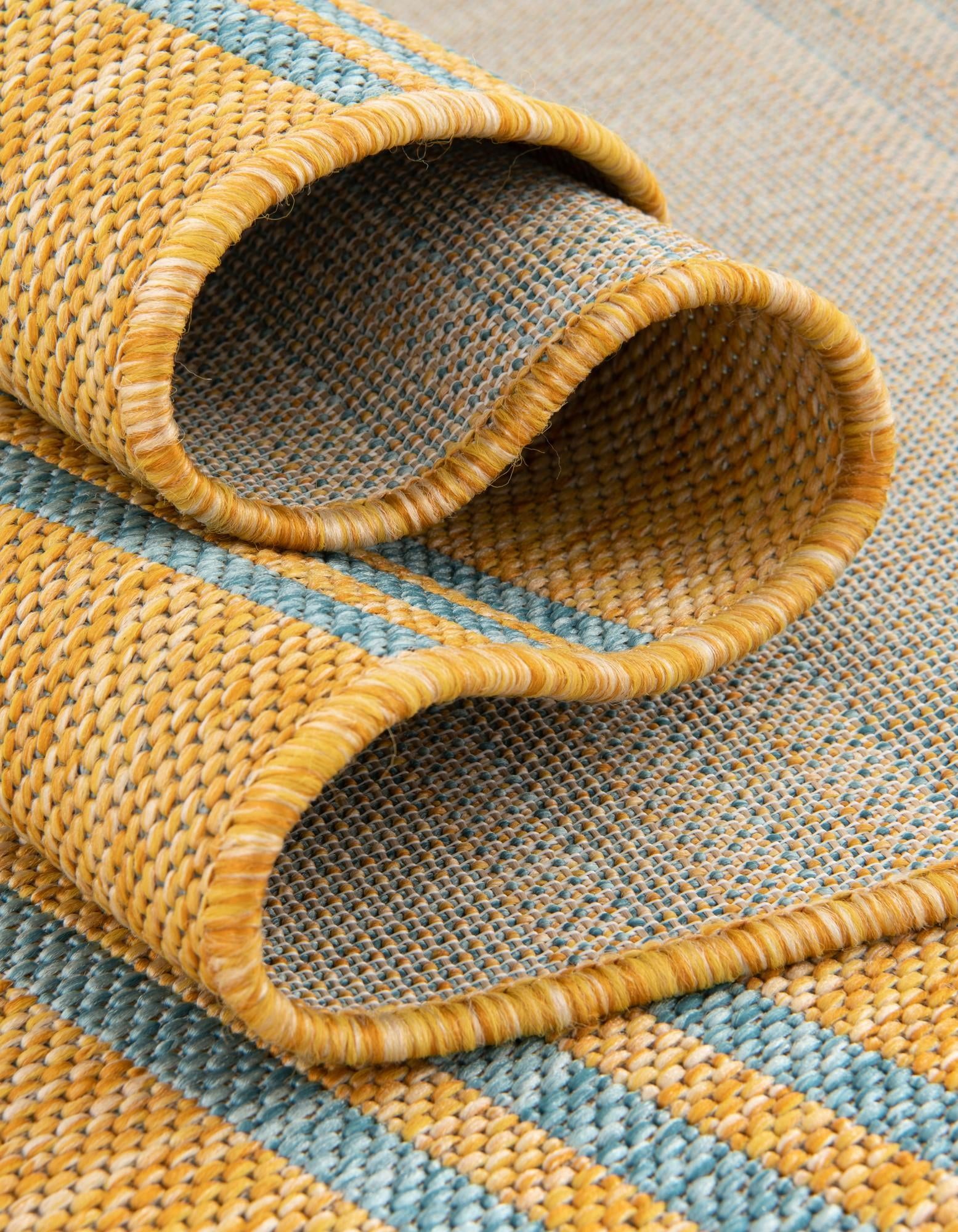5' 3 x 8' Easy-Clean Jill Zarin Anguilla Indoor / Outdoor Oval Rug