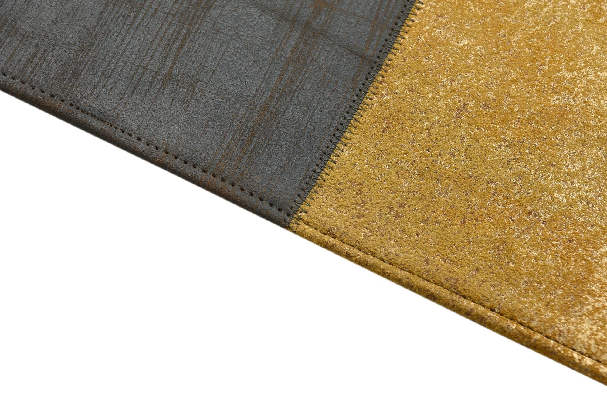 2' 1 x 3' 1 Cowhide Leather Rug