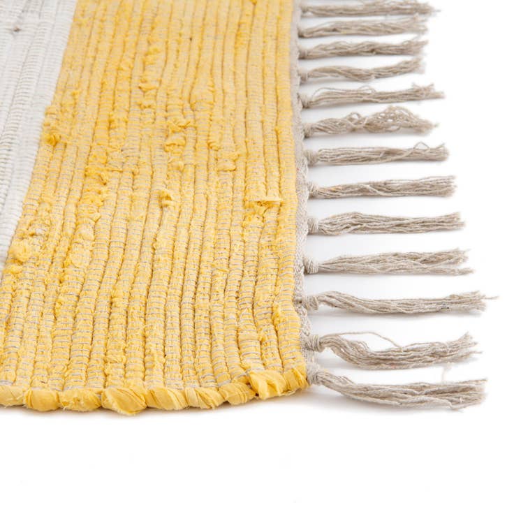 Detail image of 4' 1 x 6' 1 Hand Woven Chindi Rag Rug