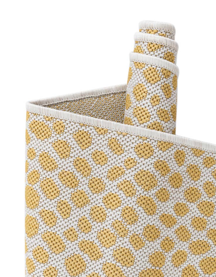 Detail image of 7' 10 x 10' Easy-Clean Jill Zarin Cape Town Indoor / Outdoor Oval Rug