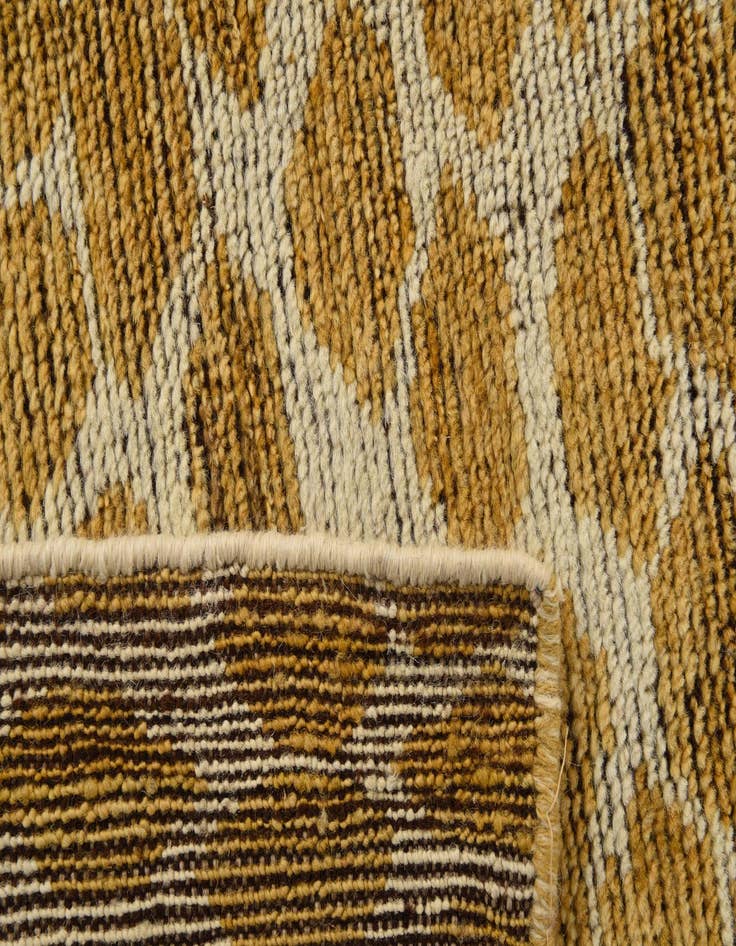 Detail image of 5' 11 x 8' 10  Hand Knotted Darya Wool Rug