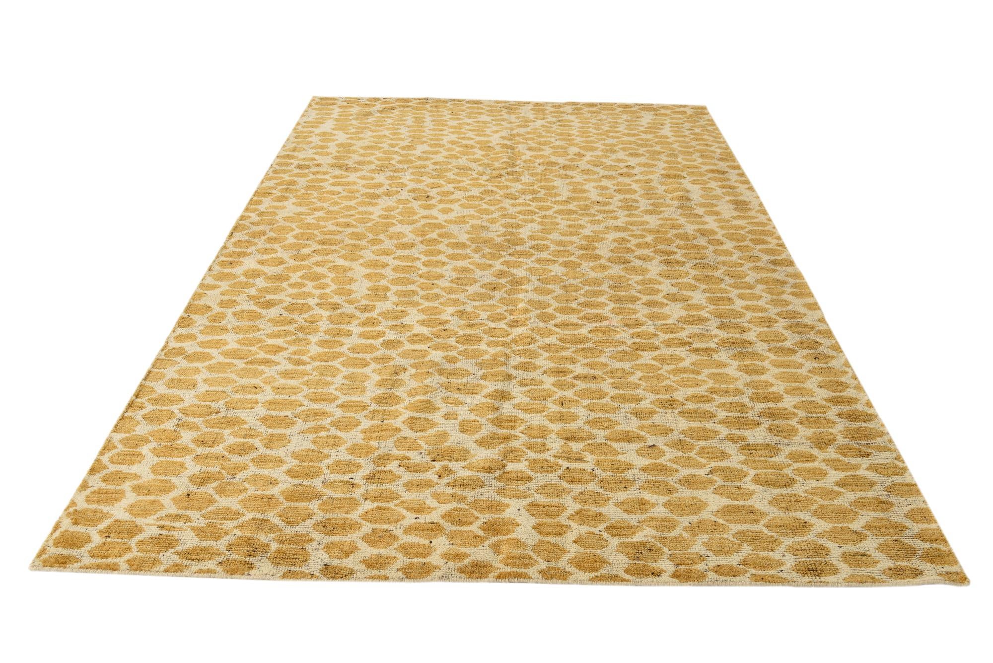 6' 1 x 9' 2 Hand Knotted Darya Wool Rug