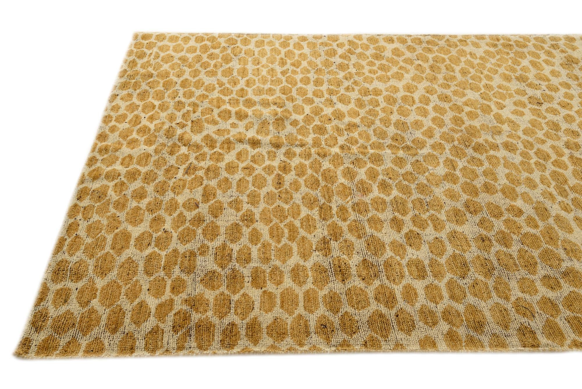 6' 1 x 9' 2 Hand Knotted Darya Wool Rug