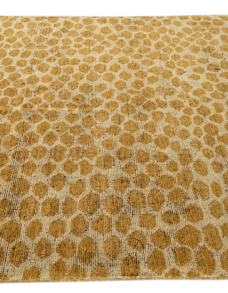 Detail image of 6' 1 x 9' 2  Hand Knotted Darya Wool Rug