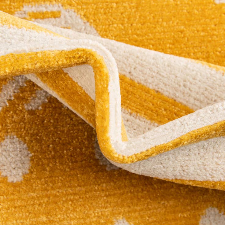 Detail image of 5' 3 x 7' 7 Easy-Clean Indoor / Outdoor Rug