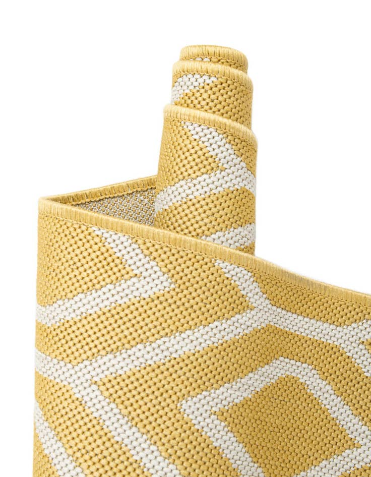 Detail image of 7' x 7' Easy-Clean Jill Zarin Indoor / Outdoor Round Rug