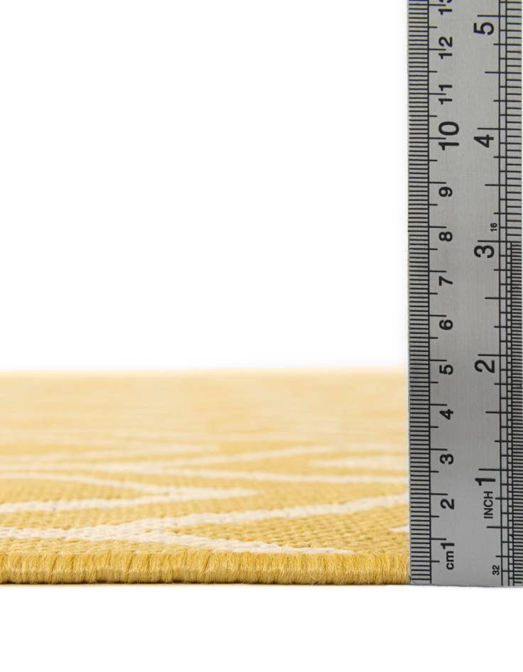 Detail image of 7' x 7' Easy-Clean Jill Zarin Indoor / Outdoor Round Rug