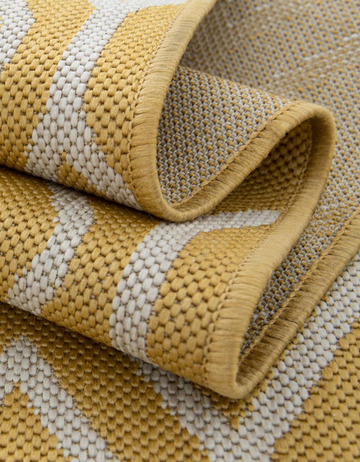 Detail image of 7' x 7' Easy-Clean Jill Zarin Indoor / Outdoor Round Rug