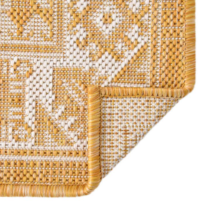 7' 10 x 7' 10 Easy-Clean Aztec Indoor / Outdoor Octagon Rug