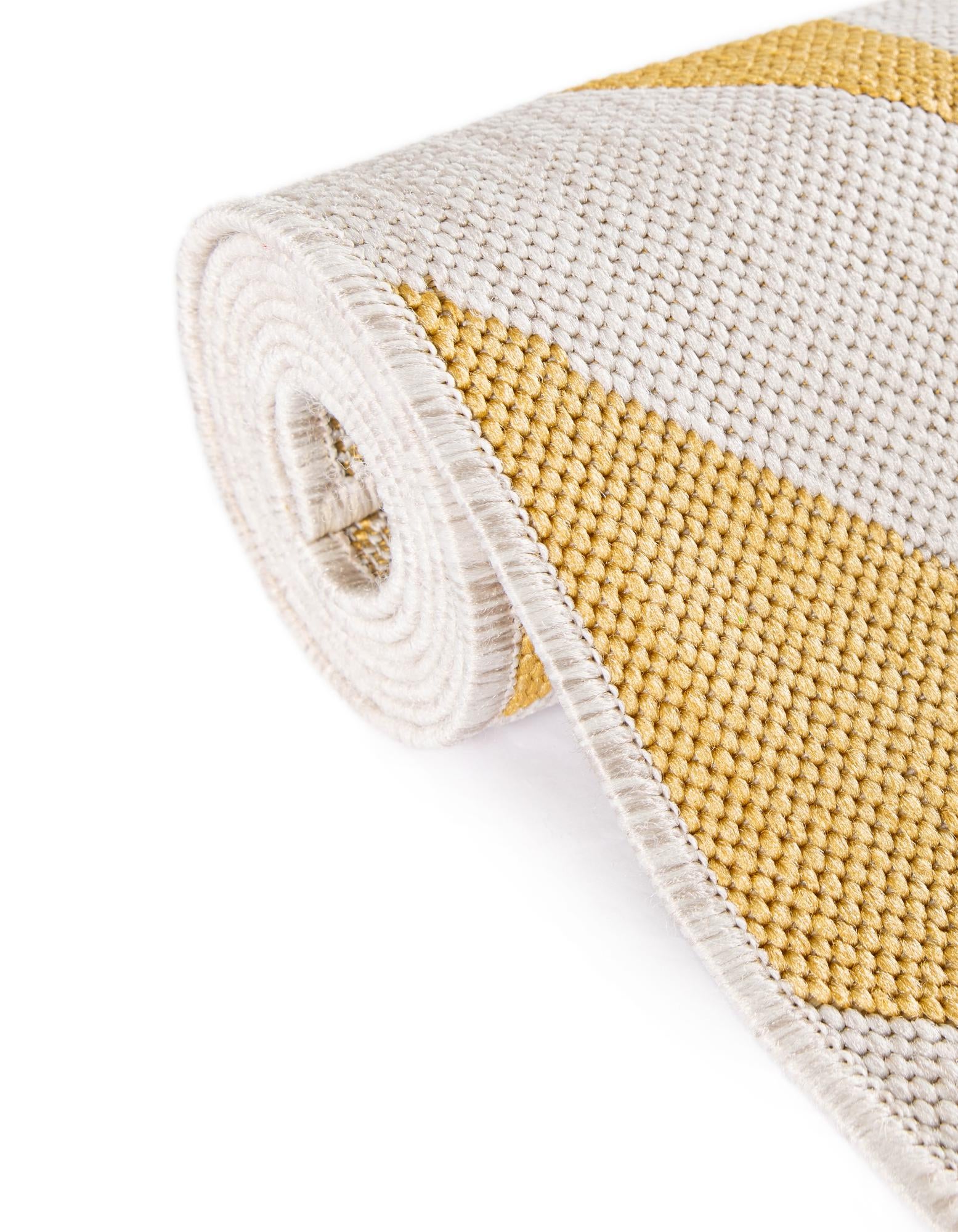 5' 3 x 8' Easy-Clean Jill Zarin Napa Indoor / Outdoor Oval Rug