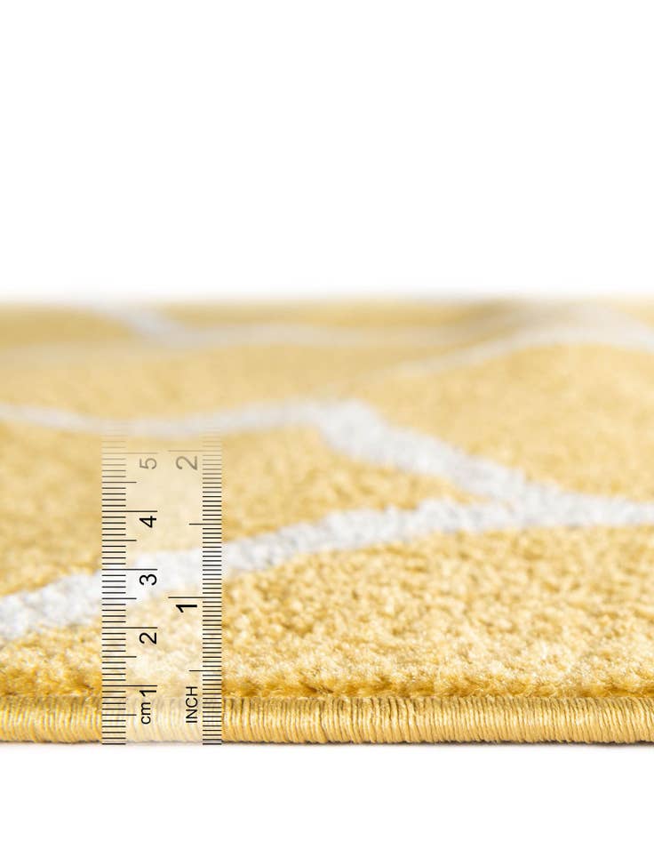 Detail image of 4' x 6' Lattice Frieze Oval Rug