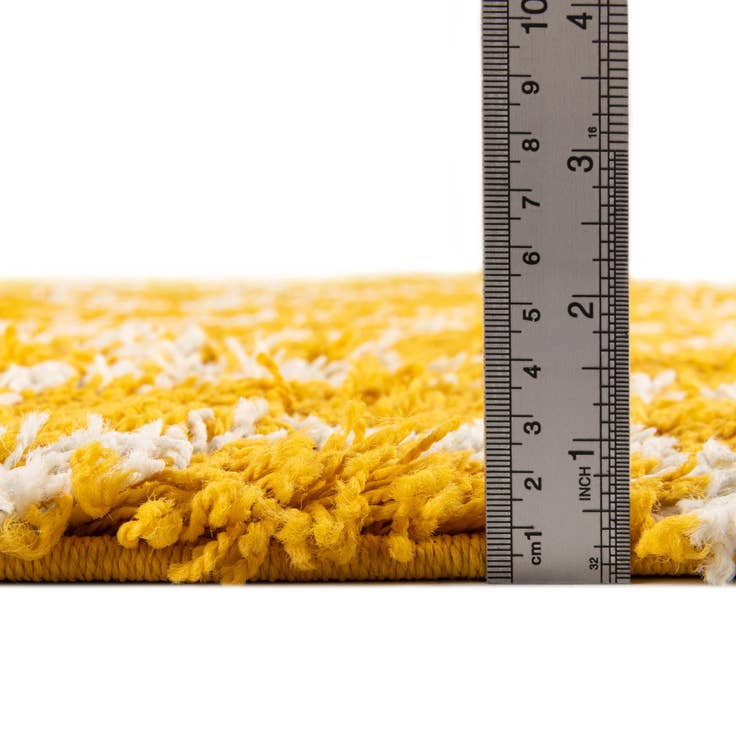 Detail image of 7' 10 x 10' Lattice Shag Oval Rug