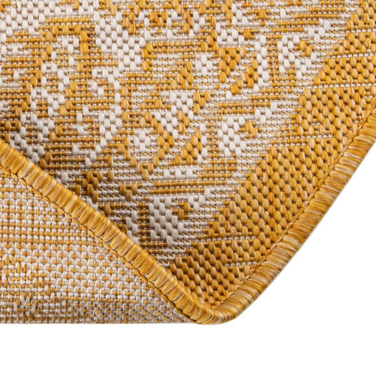 Detail image of 7' 10 x 10' Easy-Clean Aztec Indoor / Outdoor Oval Rug
