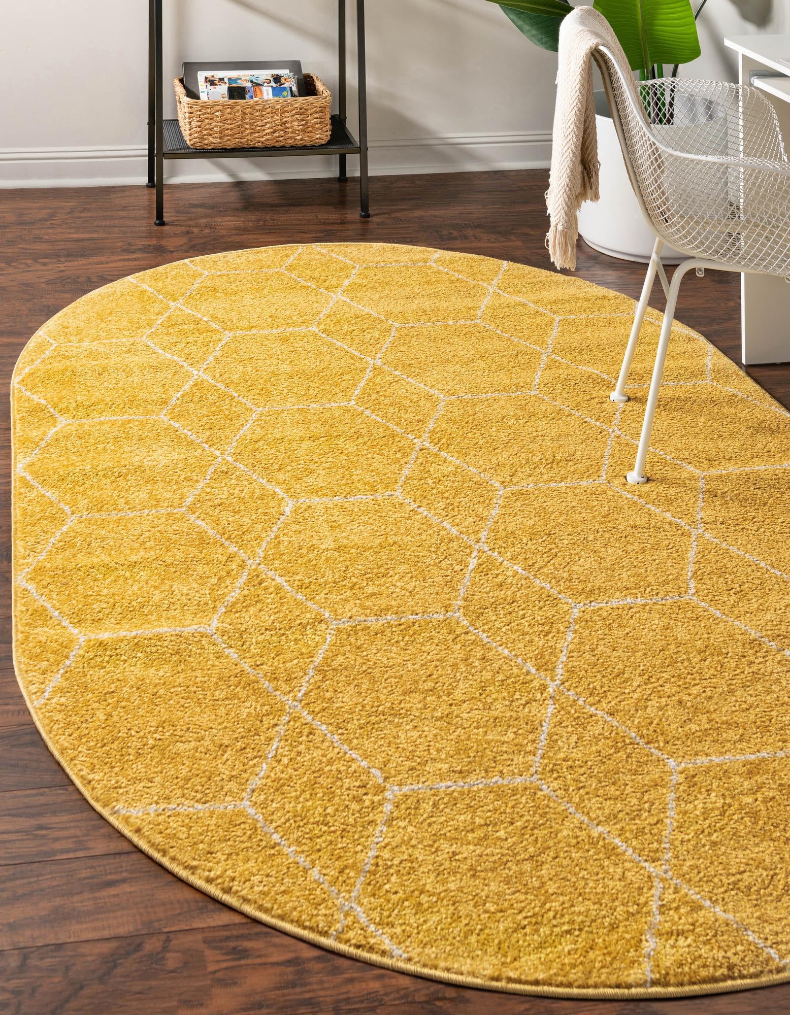 4' x 6' Trellis Frieze Oval Rug