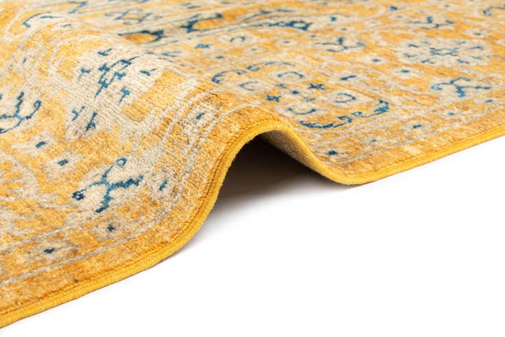 Detail image of 6' 8 x 9' 10 Amina Wool Rug