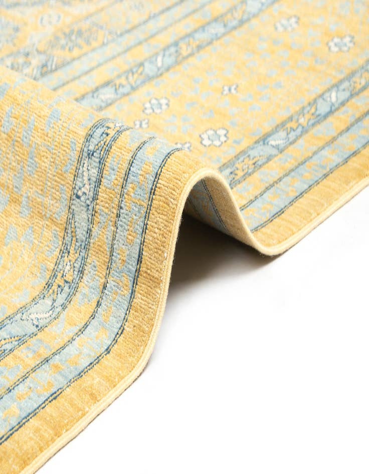 Detail image of 8' 9 x 12' 7 Hand Knotted Amina Rug