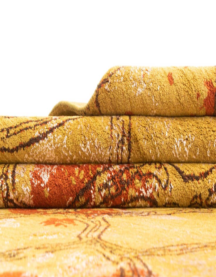 Detail image of 6' 10 x 9' 9 Hand Knotted Anar Rug