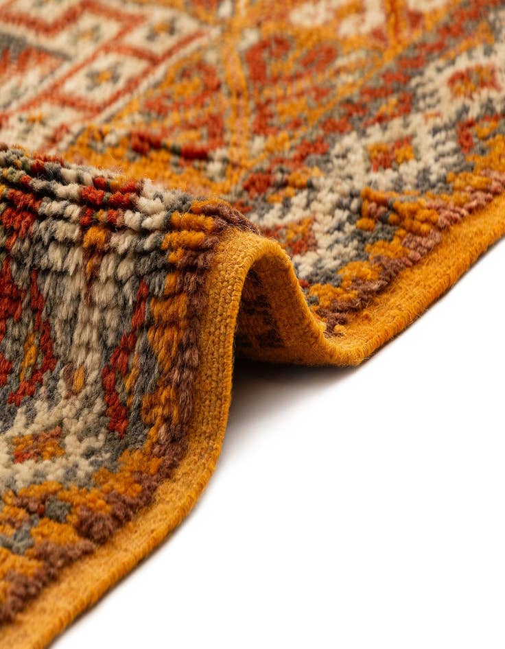 Detail image of 4' 8 x 8' Berber Haut-Atlas Rug