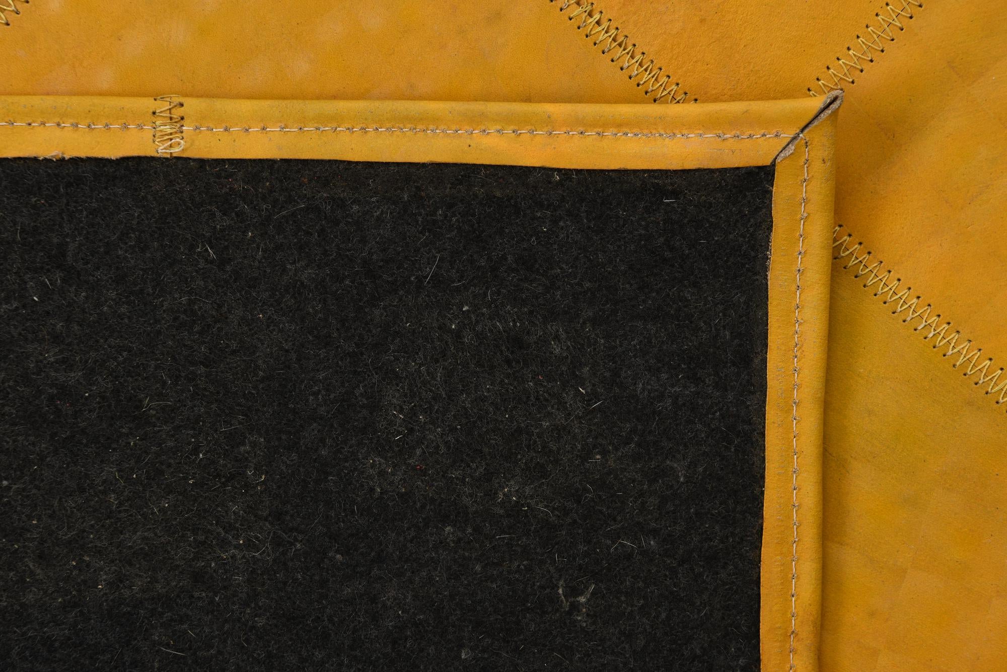 2' 1 x 3' 1 Cowhide Leather Rug
